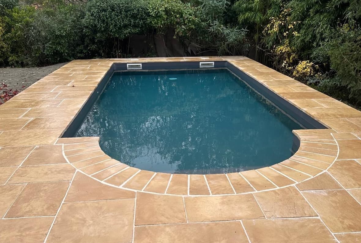 Piscine avec liner armé